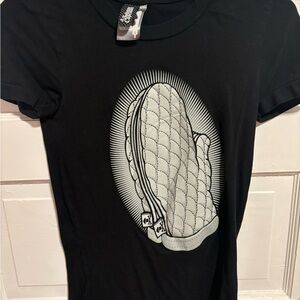Johnny Cupcakes "Praying Mitts" Tee - Women's Small